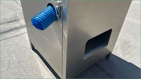 Outlet of onion peeling machine