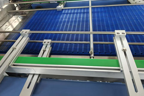 Uniform key slot adjustment package for bottle sides