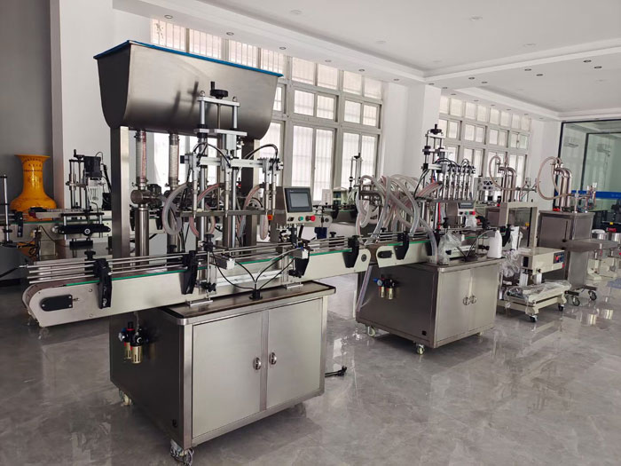 Vacuum emulsigying mixer in factory