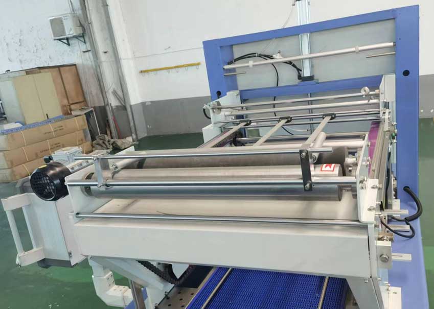 Large linear shrink packing machine